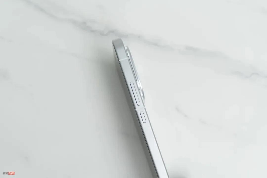 剛剛發布的這頂配旗艦,又要炸穿手機性能天花板