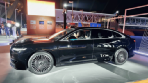 嵐圖追光L 27.99萬元起賣!搭載“華為全家桶”,滿油滿電能跑1400公里